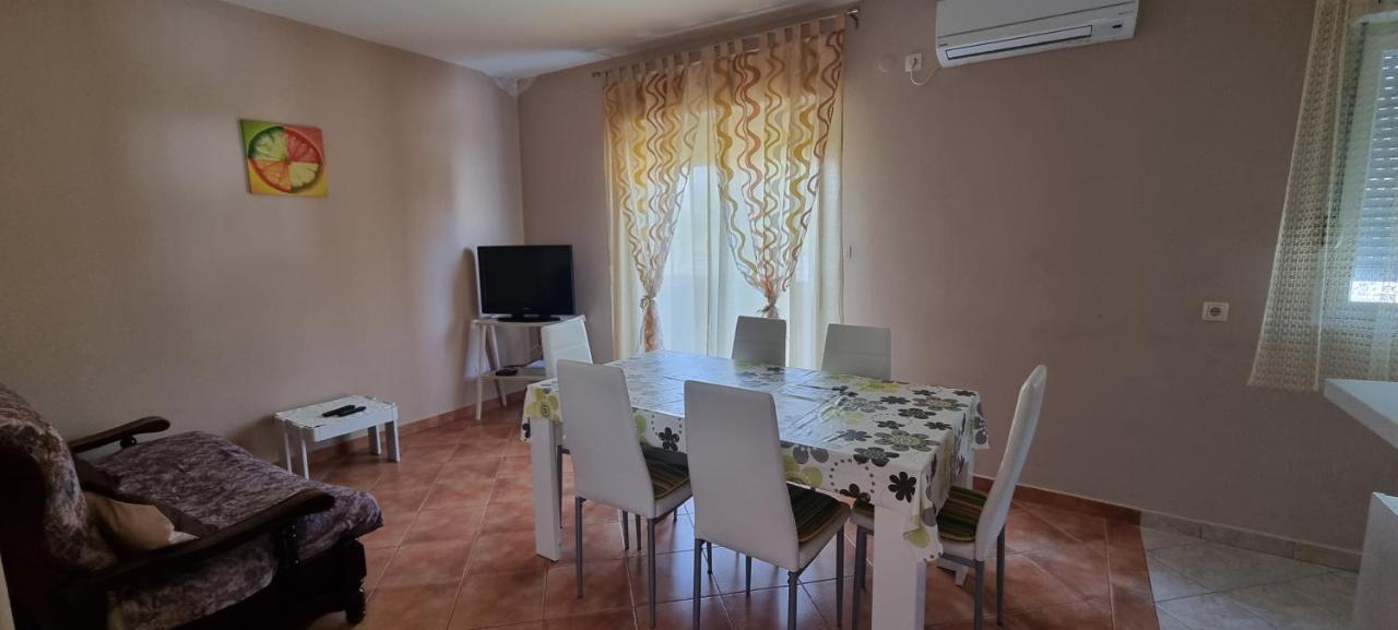 Apartman Anka Palit Exterior photo